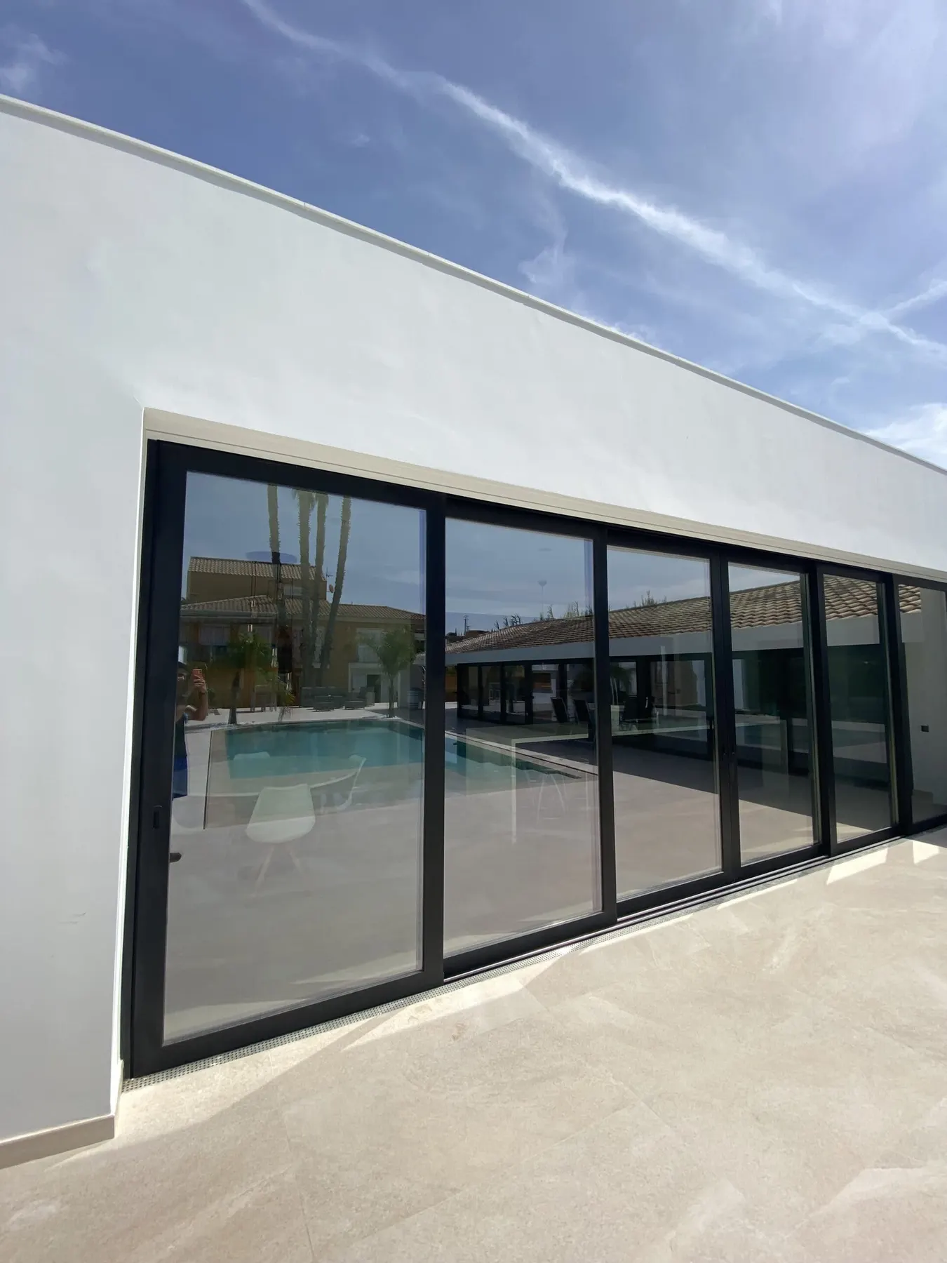 Instalación de carpintería de aluminio realizada por Alcero